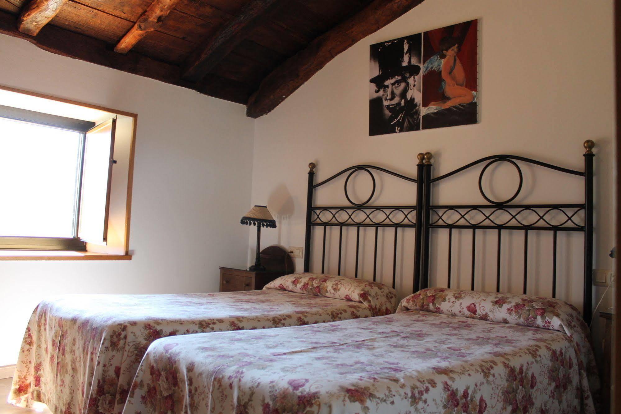 Casa Lucas Guest House Arzua Bagian luar foto