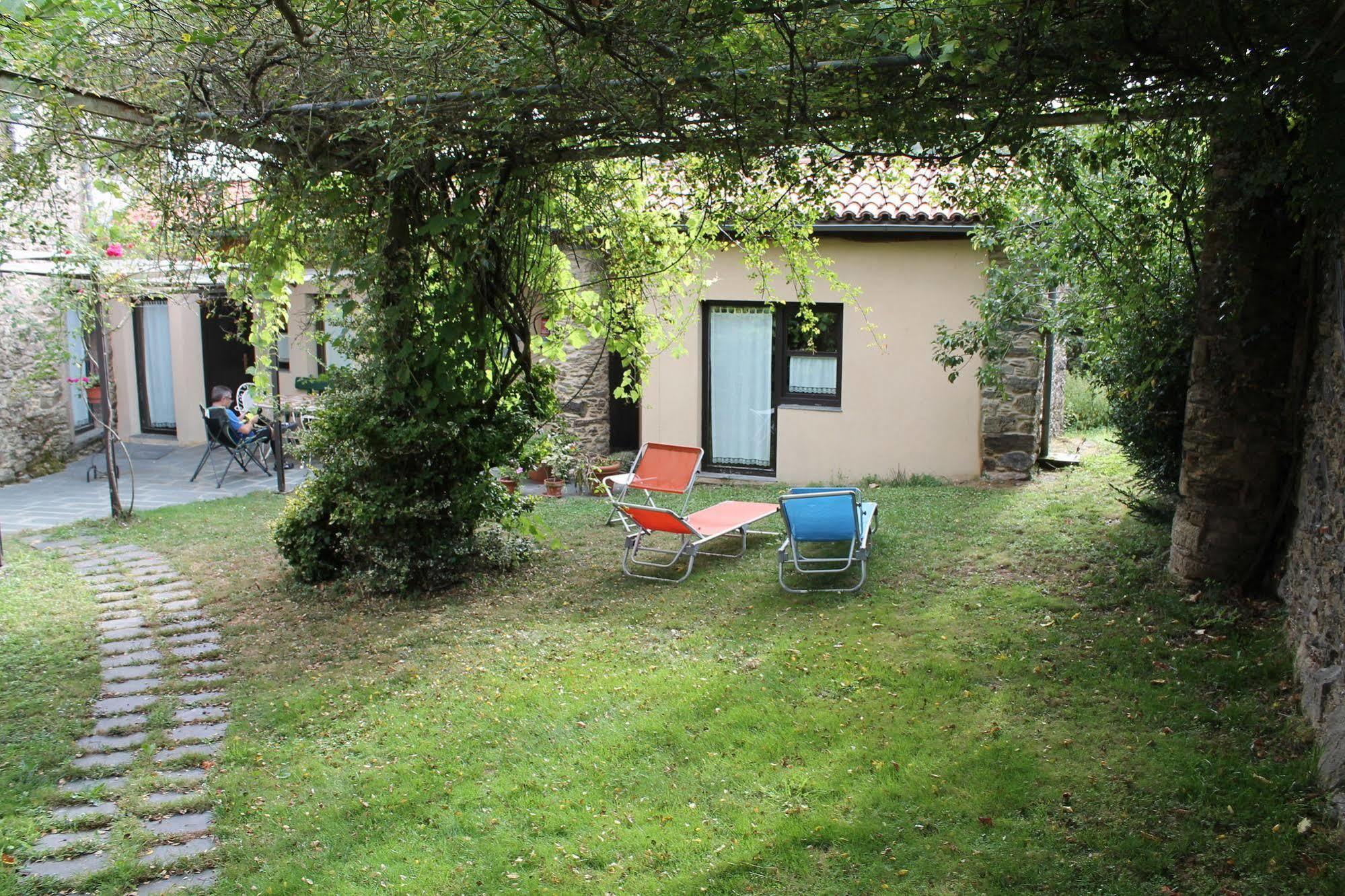 Casa Lucas Guest House Arzua Bagian luar foto